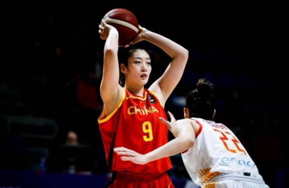 美女奶